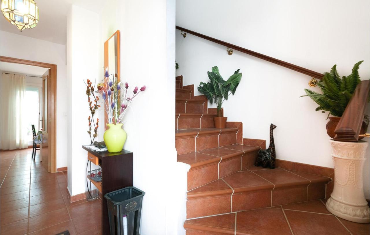 3 Bedroom Awesome Home In La Algaba Buitenkant foto