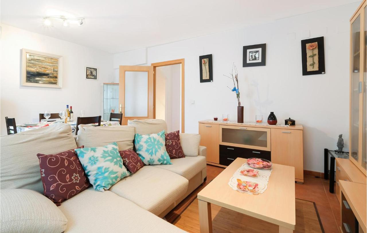 3 Bedroom Awesome Home In La Algaba Buitenkant foto